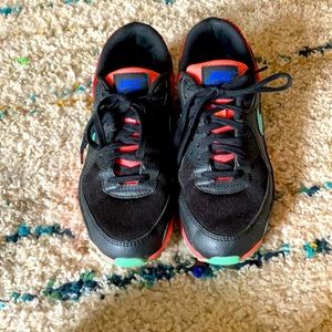 Women’s Nike Air Max 90